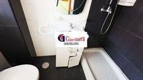 Bathroom of Flat for sale in  Madrid Capital  with Heating and Terrace