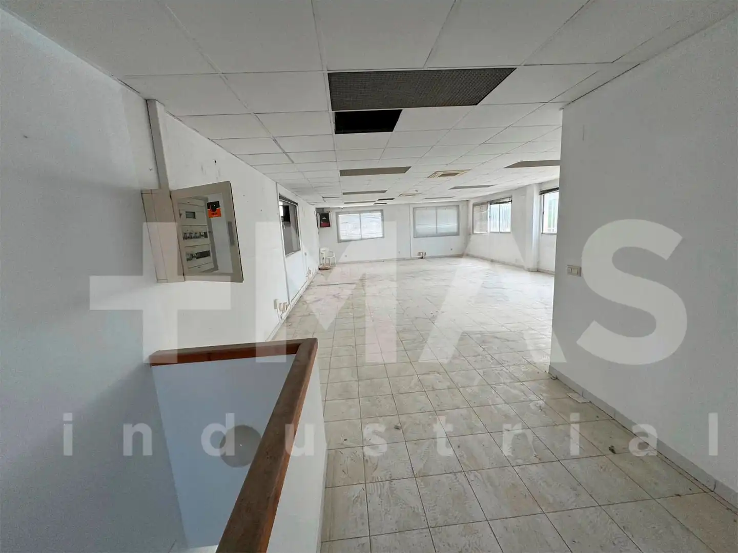 Industrial building to rent in ciudad de  Sevilla, imagen 4
