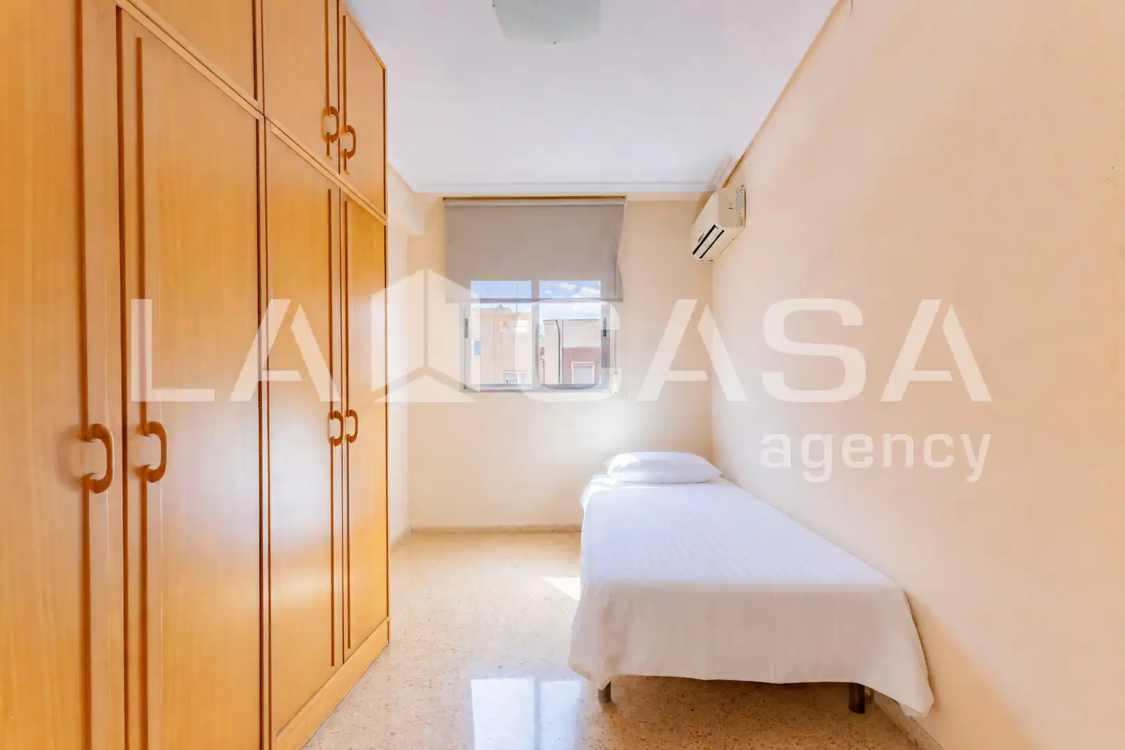 Habitación de Piso en venta en Valencia con Balcón