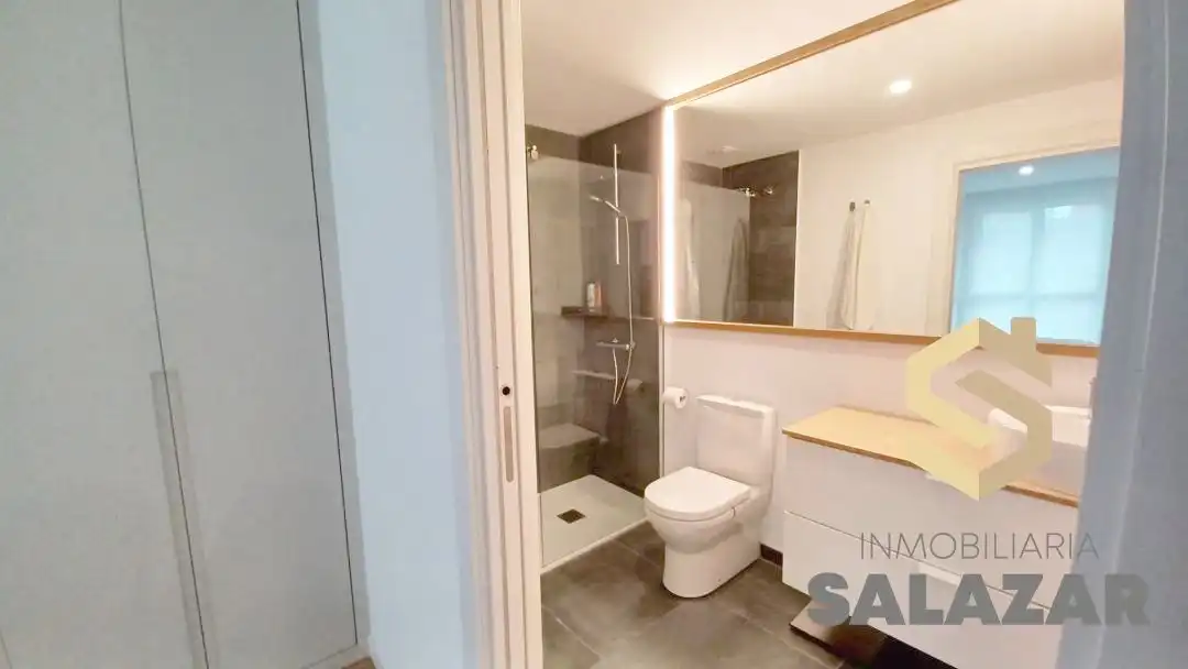 Baño de Piso de alquiler en Bilbao  con Calefacción, Terraza y Balcón