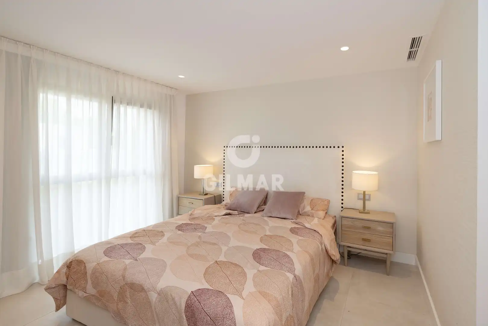 Dormitori de Casa o xalet en venda en Marbella amb Calefacció, Jardí privat i Piscina