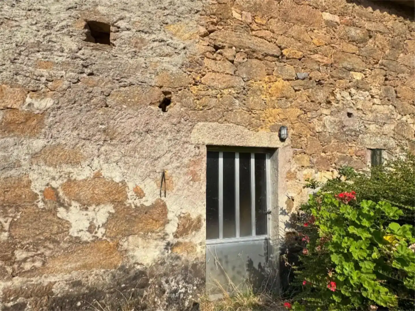 Außenansicht von Einfamilien-Reihenhaus zum Verkauf in Teo