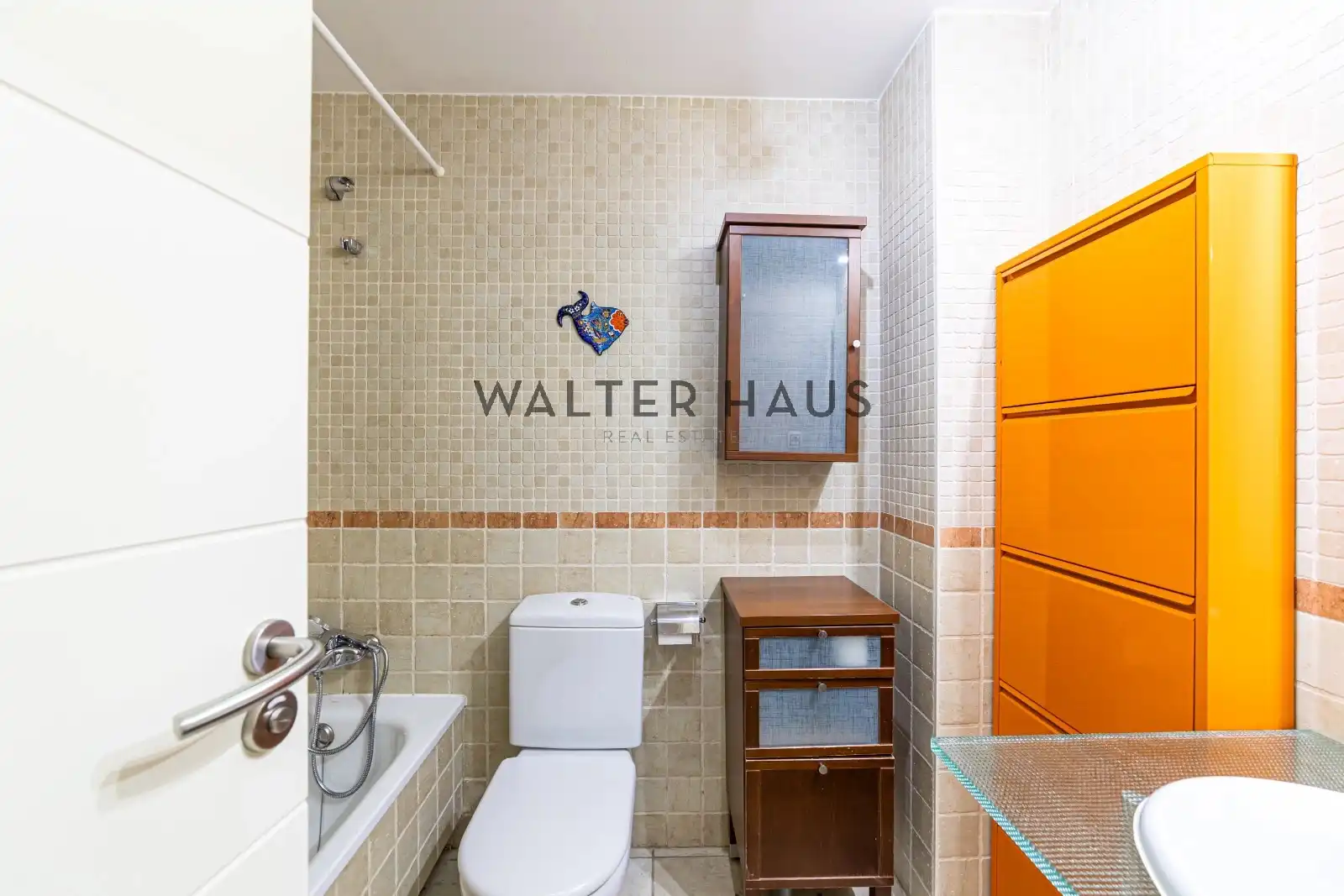 Bathroom of Flat for sale in Madrid  with Air Conditioner, Heating and Storage room