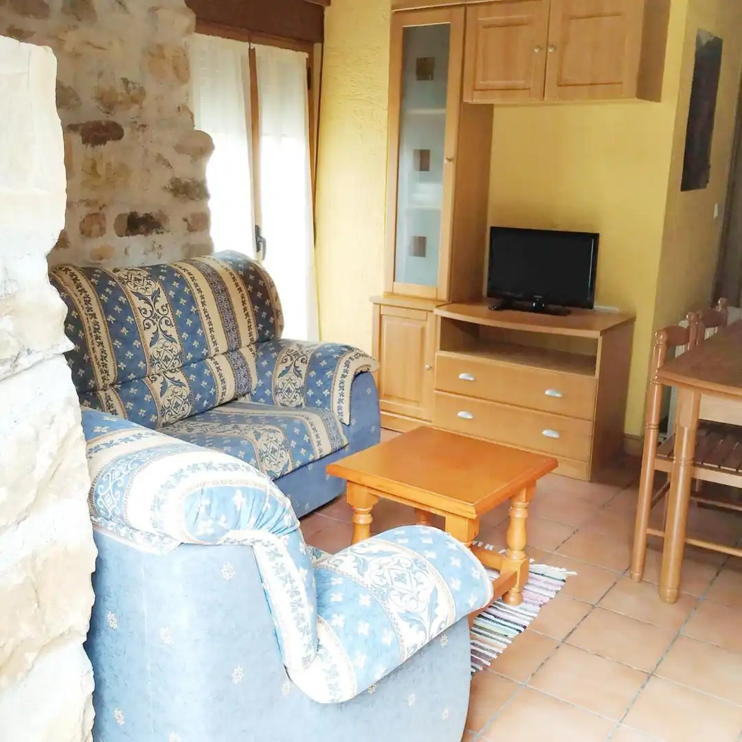 Sala de estar de Finca rústica en venta en Cabrales con Calefacción, Amueblado y Horno