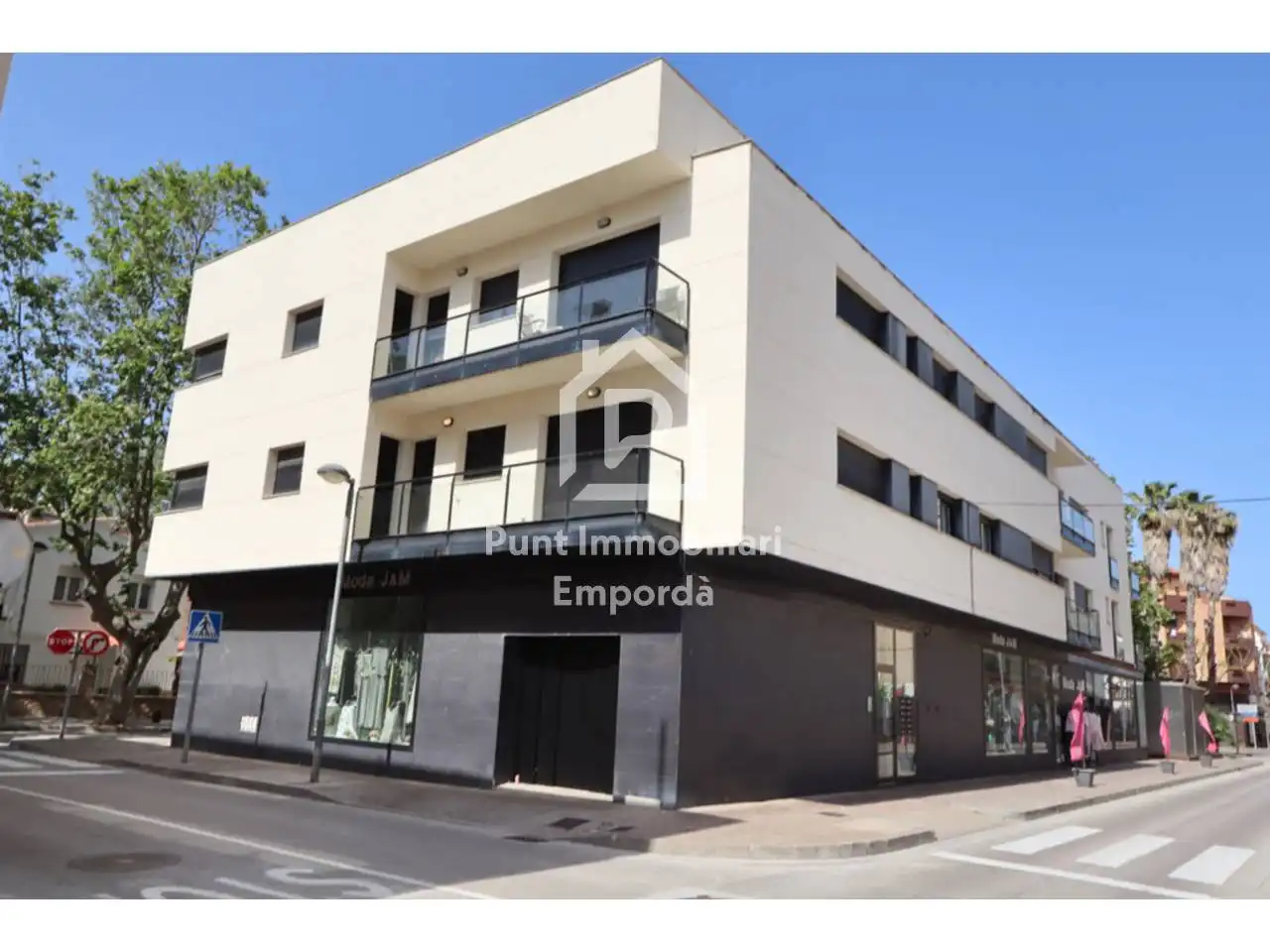 Exterior view of Flat for sale in Llançà  with Air Conditioner, Heating and Parquet flooring