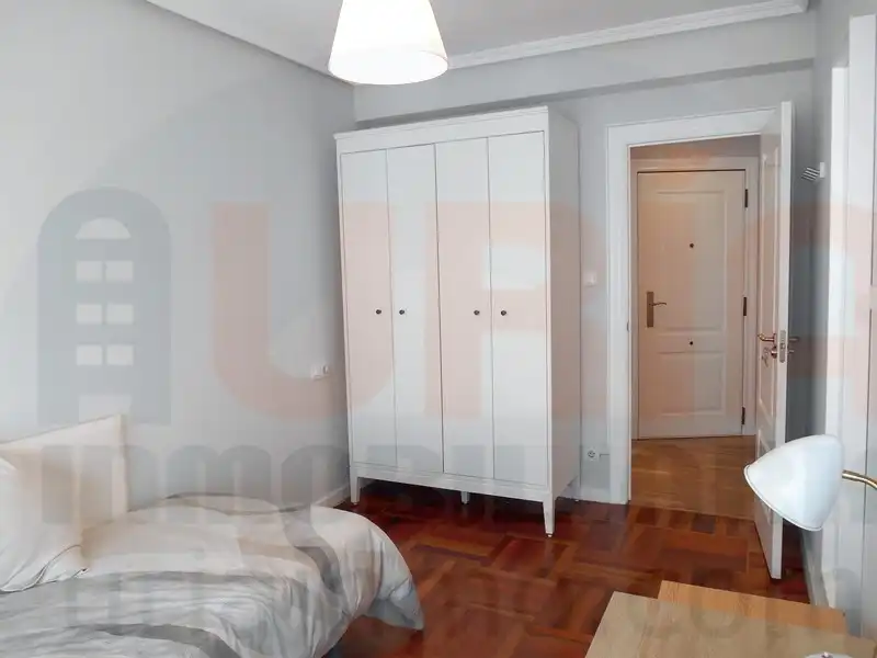 Schlafzimmer von Wohnung zur Miete in Oviedo  mit Heizung, Terrasse und Möbliert