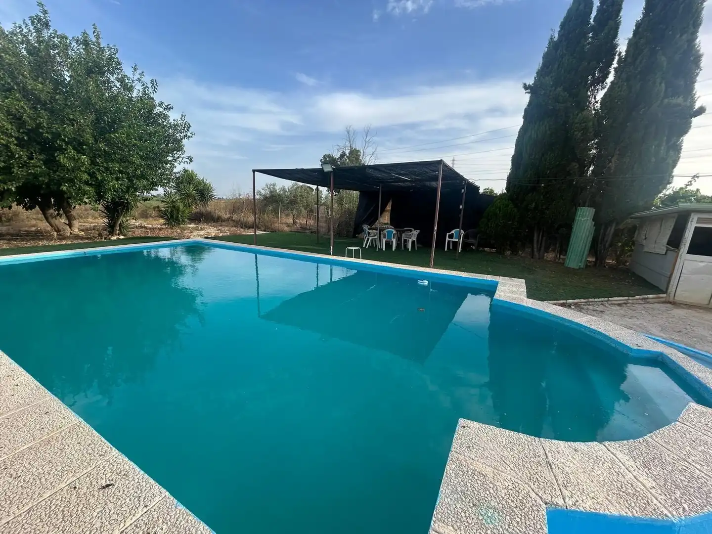 Schwimmbecken von Grundstücke zum Verkauf in Utrera
