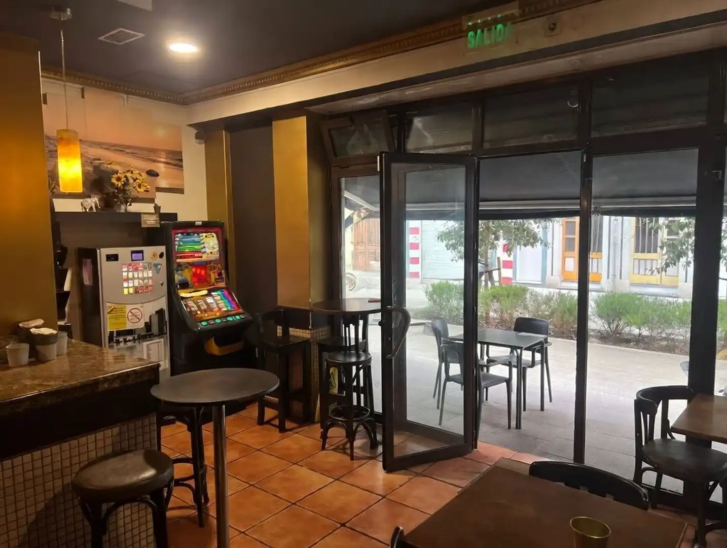 Business premises for transfer in Calle San Leopoldo 3, imagen 8
