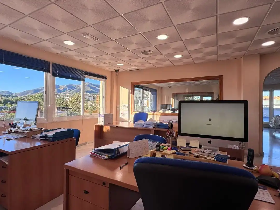 Büro zum Verkauf in Málaga mit Klimaanlage, Heizung und Terrasse
