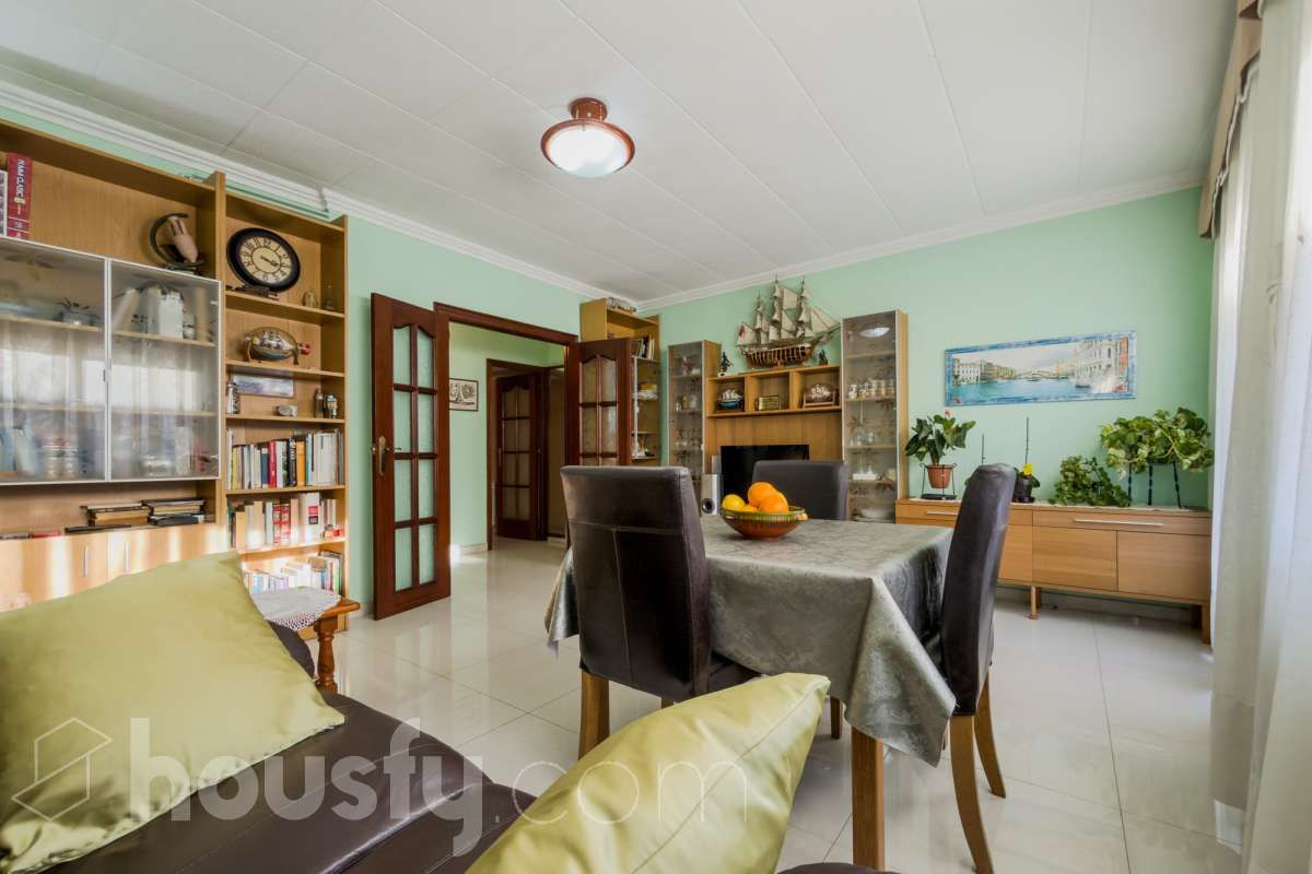 Menjador de Pis en venda en Badalona amb Aire condicionat, Calefacció i Balcó