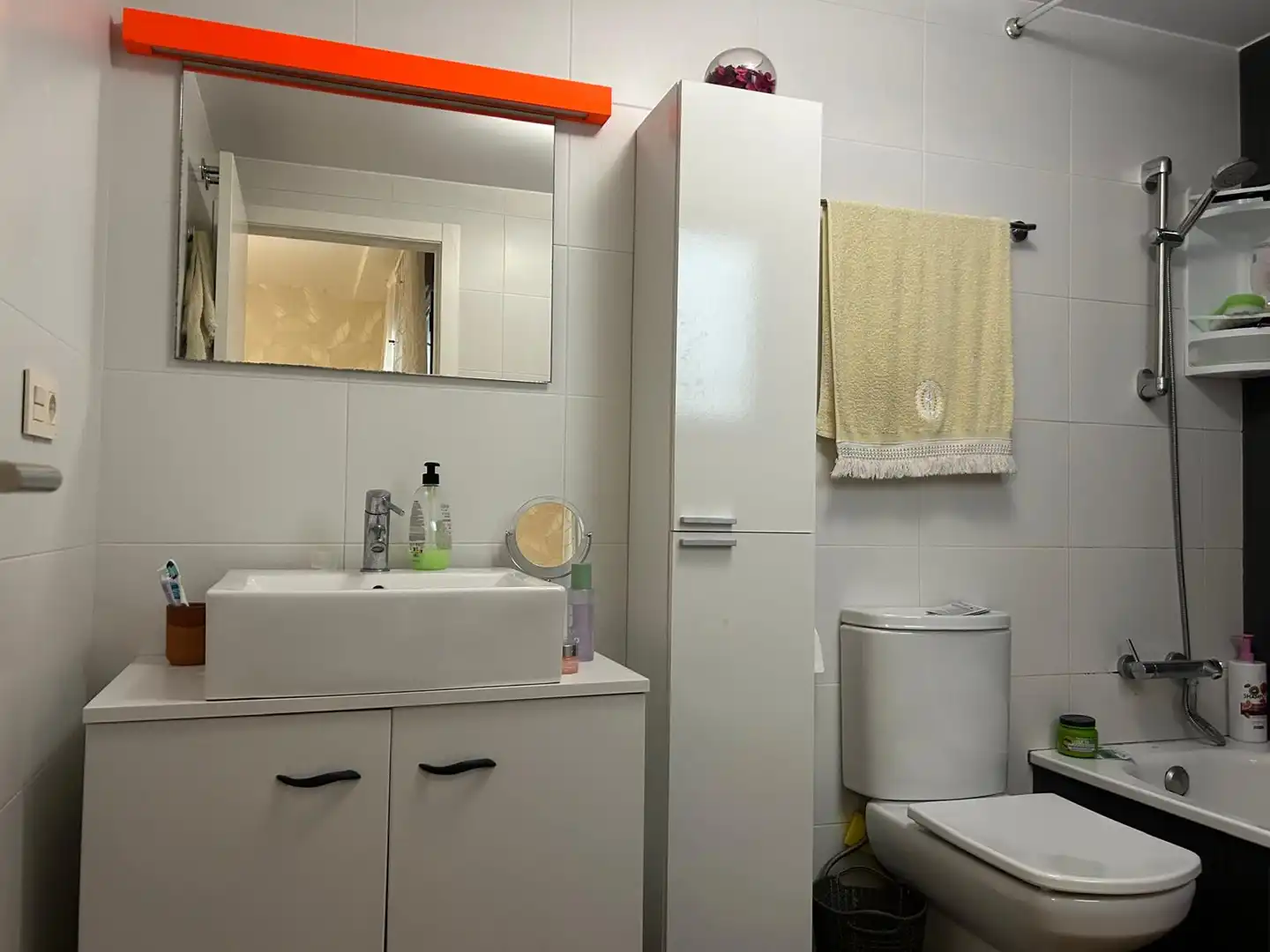 Baño de Piso de alquiler en Valencia con Aire acondicionado, Amueblado y Horno