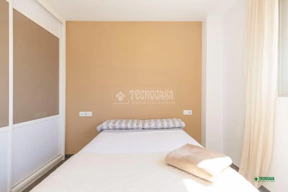 Habitación de Piso en venta en Almería con Aire acondicionado y Trastero