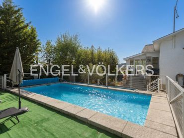 Casa amb piscina en venda a Los Lagos
