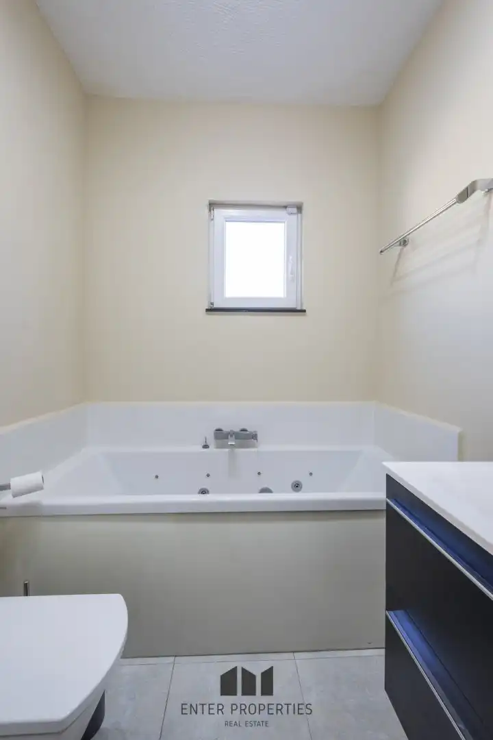 Baño de Piso en venta en Moraira con Aire acondicionado, Calefacción y Piscina