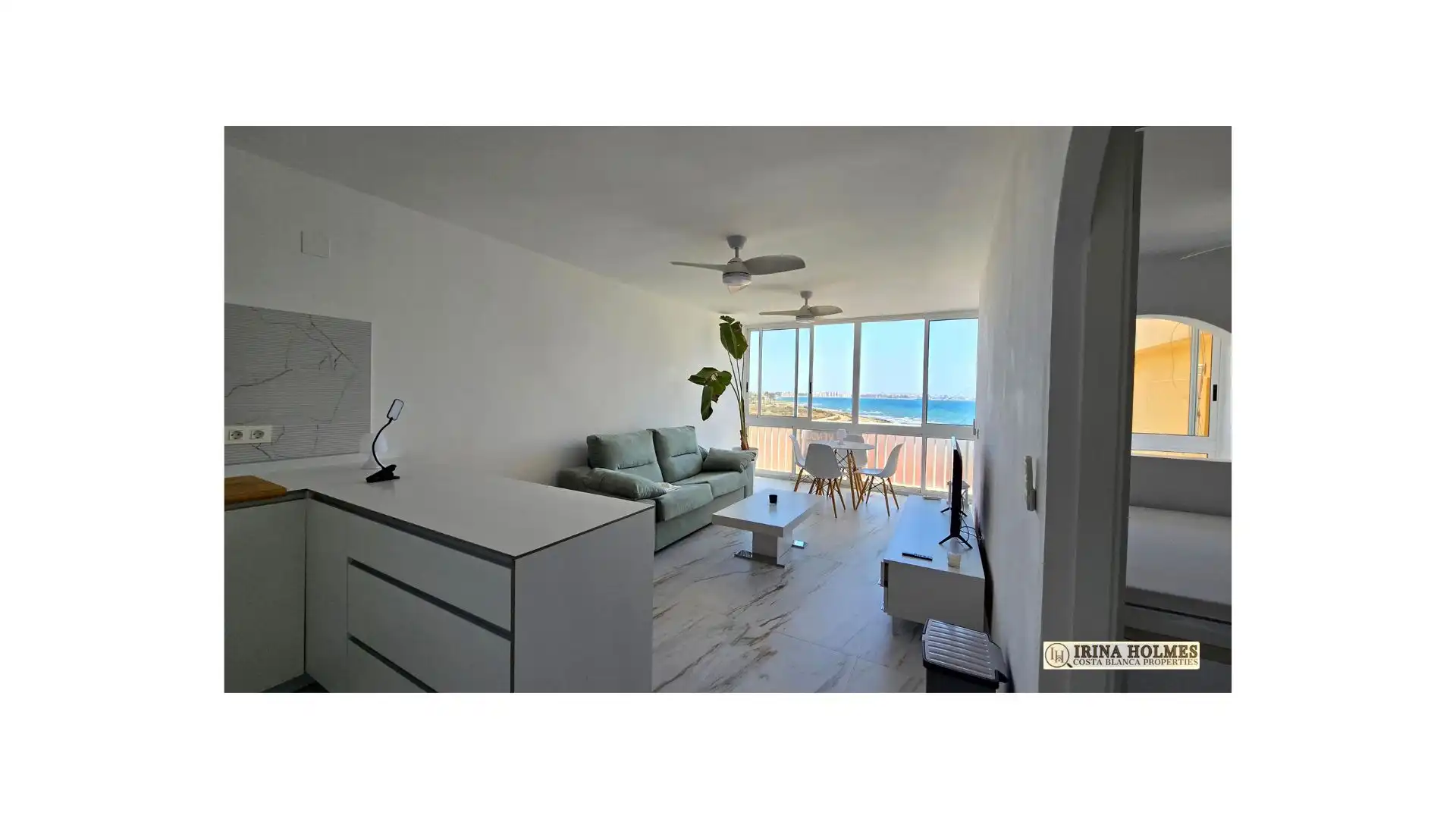 Sala de estar de Piso en venta en Torrevieja con Aire acondicionado, Jardín privado y Terraza
