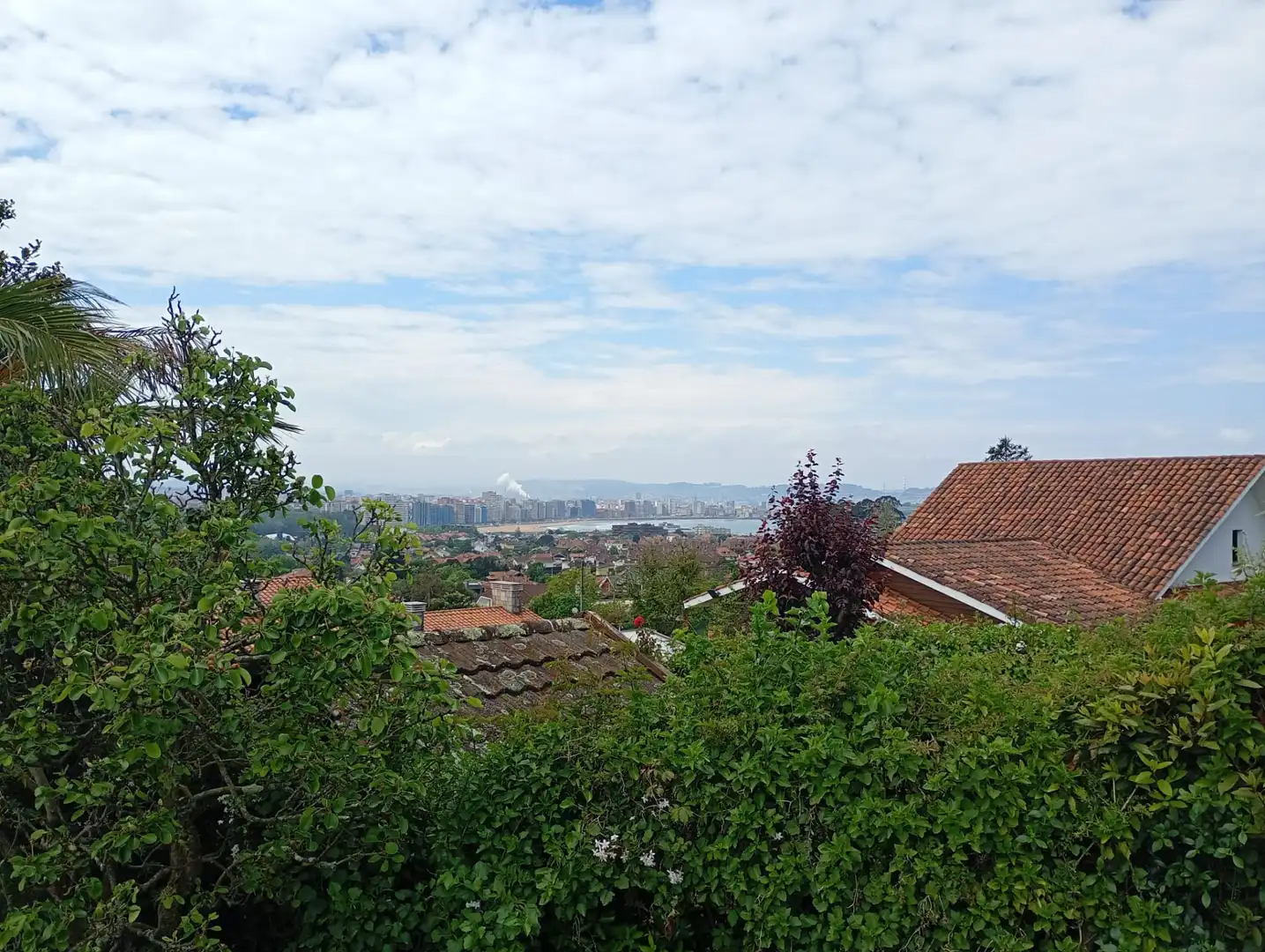 Jardí de Casa adosada en venda en Gijón  amb Calefacció, Jardí privat i Terrassa