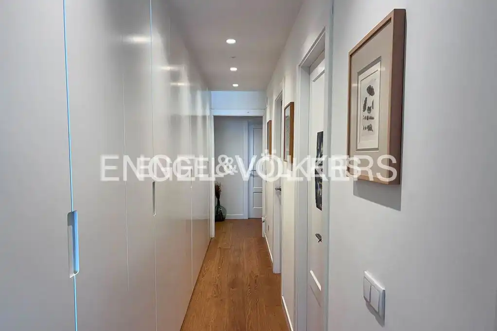 Flat for rent in Gijón   with Heating, Parquet flooring and Furnished