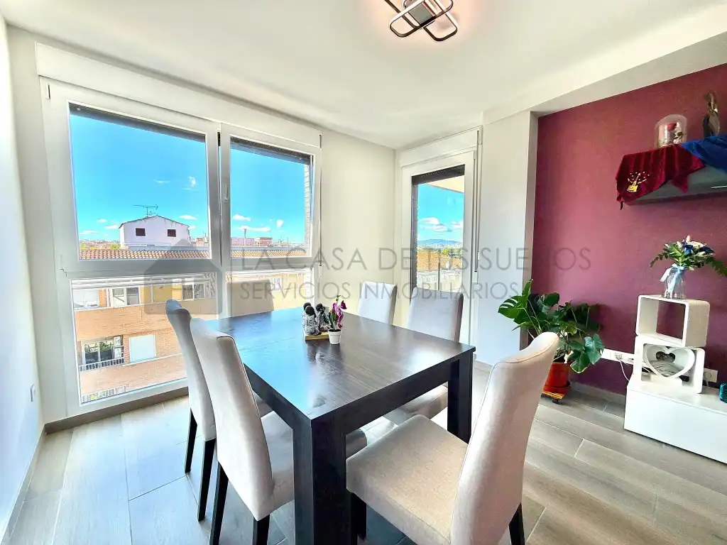Piso en venta en Calle Azorin, El Mercado - Plaza de Toros