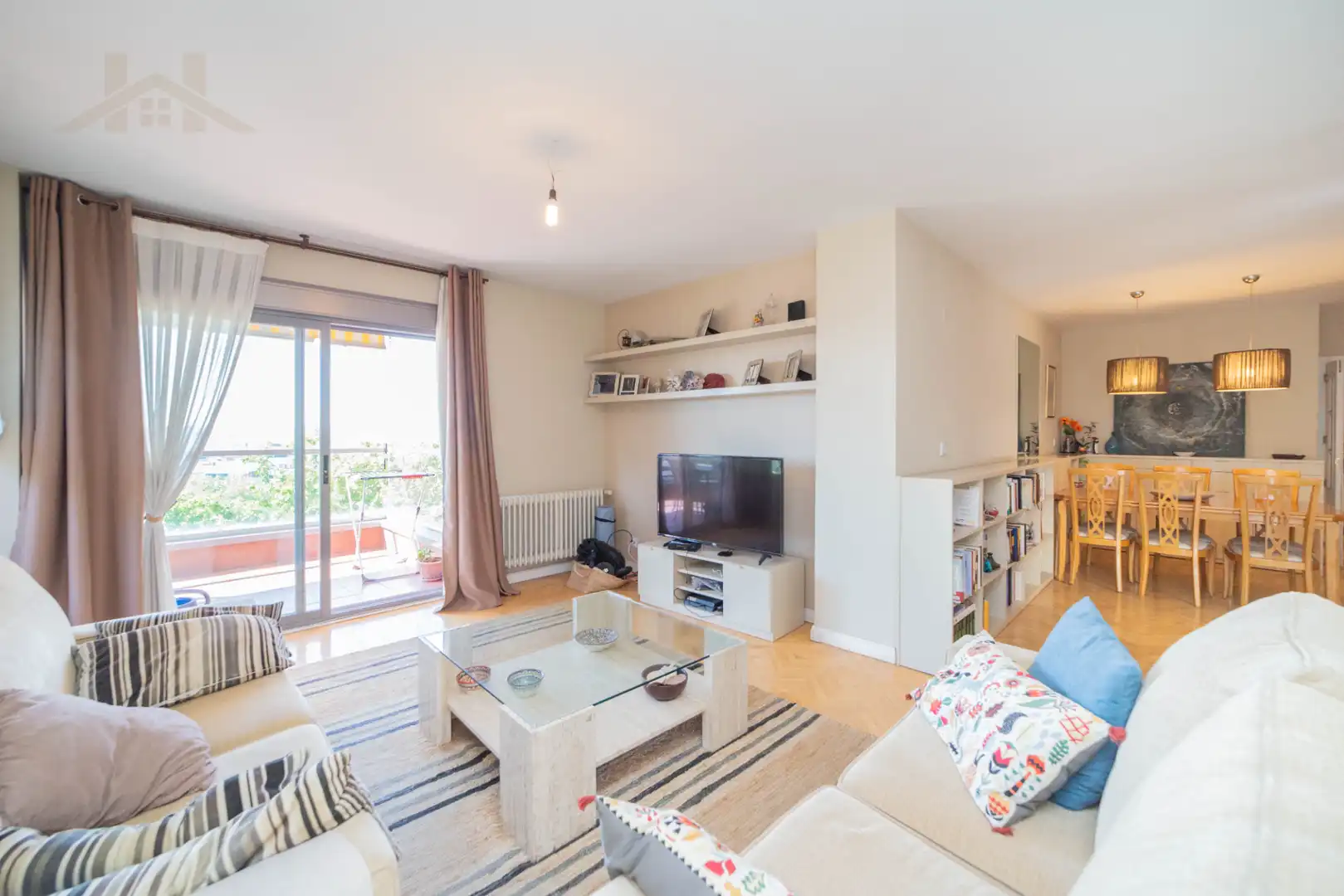 Wohnzimmer von Wohnung zum Verkauf in Alcobendas mit Klimaanlage, Heizung und Parkett