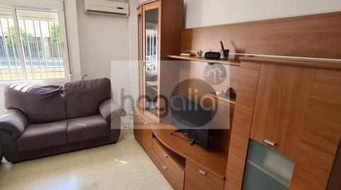 Foto 3 de Planta baja de alquiler en El Plantinar – Avda. La Paz - El Juncal,  Sevilla Capital