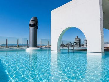 Penthouse with pool for sale in Avenida Juan Carlos I 92