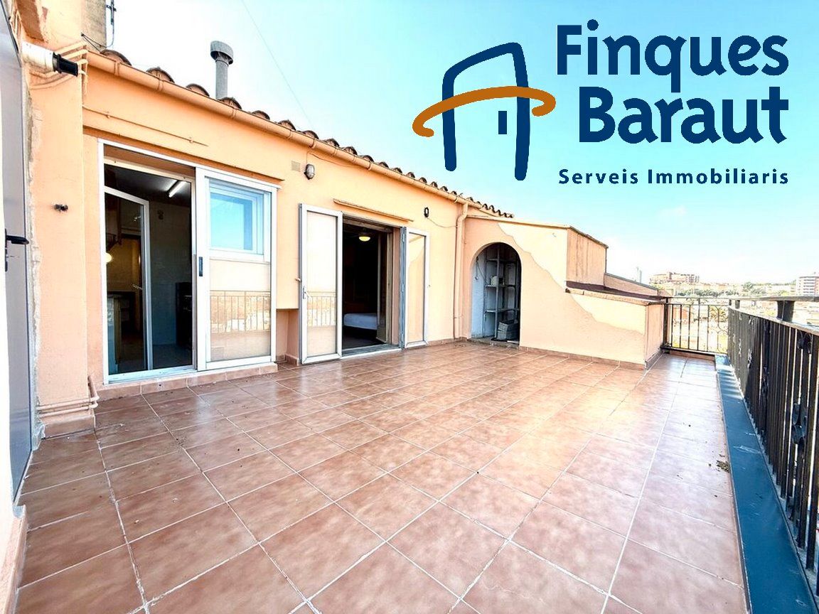 Terrassa de Àtic en venda en Figueres amb Calefacció, Terrassa i Forn