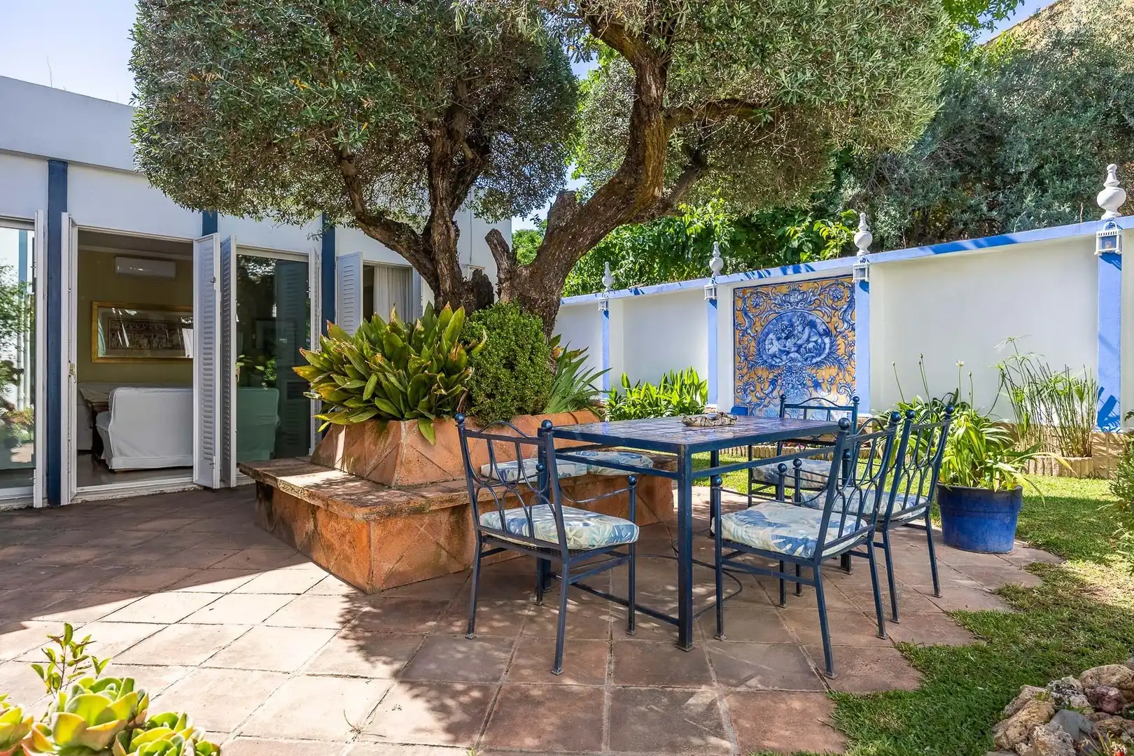 Terrasse von Haus oder Chalet zum Verkauf in Tomares mit Klimaanlage, Heizung und Privatgarten