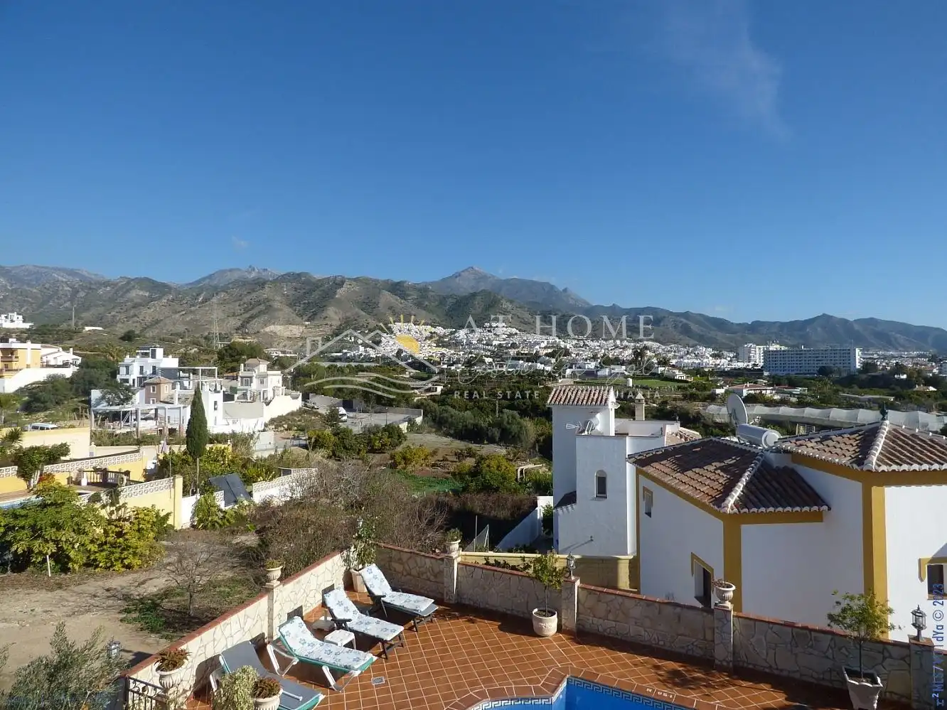 Vista exterior de Casa o chalet en venta en Nerja con Aire acondicionado, Calefacción y Jardín privado