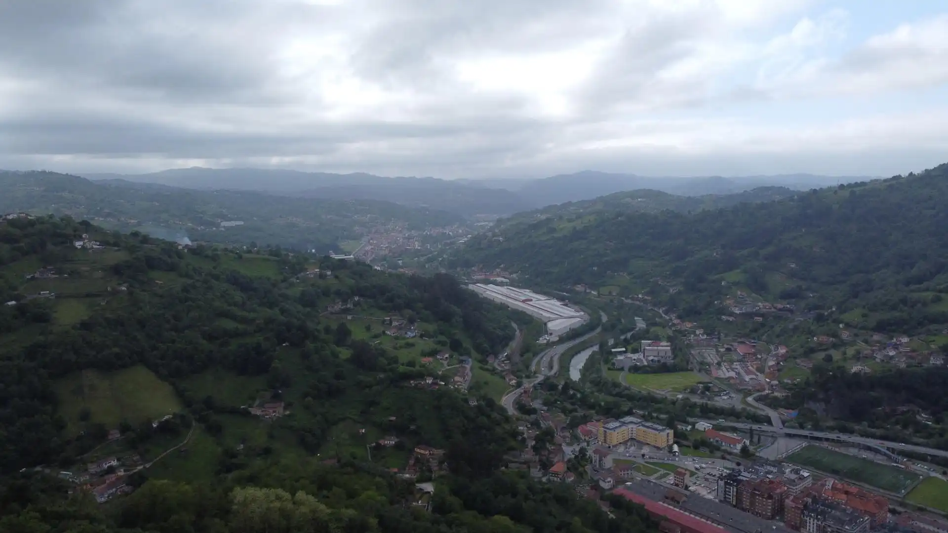 Vista exterior de Finca rústica en venda en San Martín del Rey Aurelio amb Calefacció