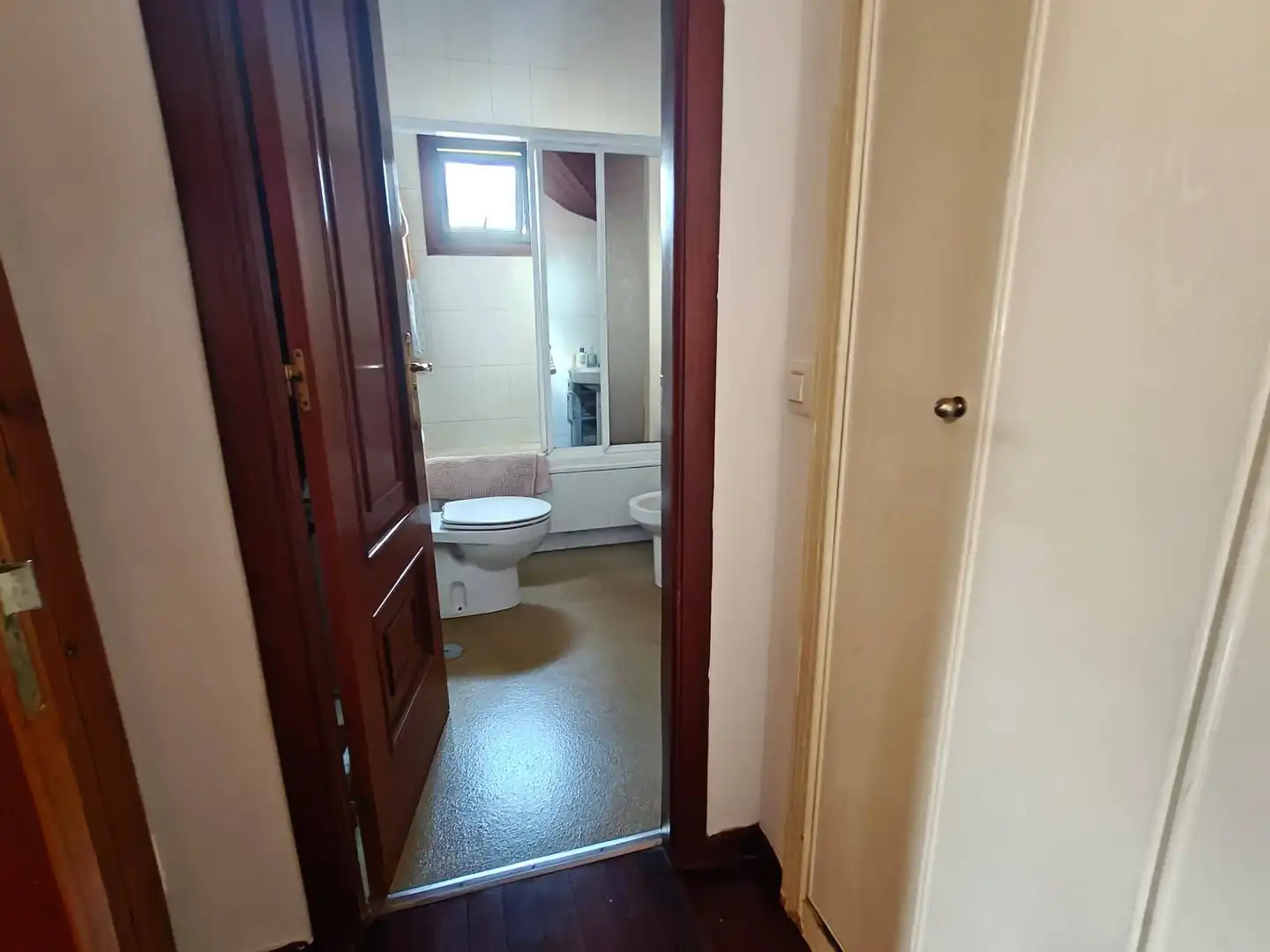 Badezimmer von Maisonette zum Verkauf in Ames mit Abstellraum, Möbliert und Gemeinschaftspool