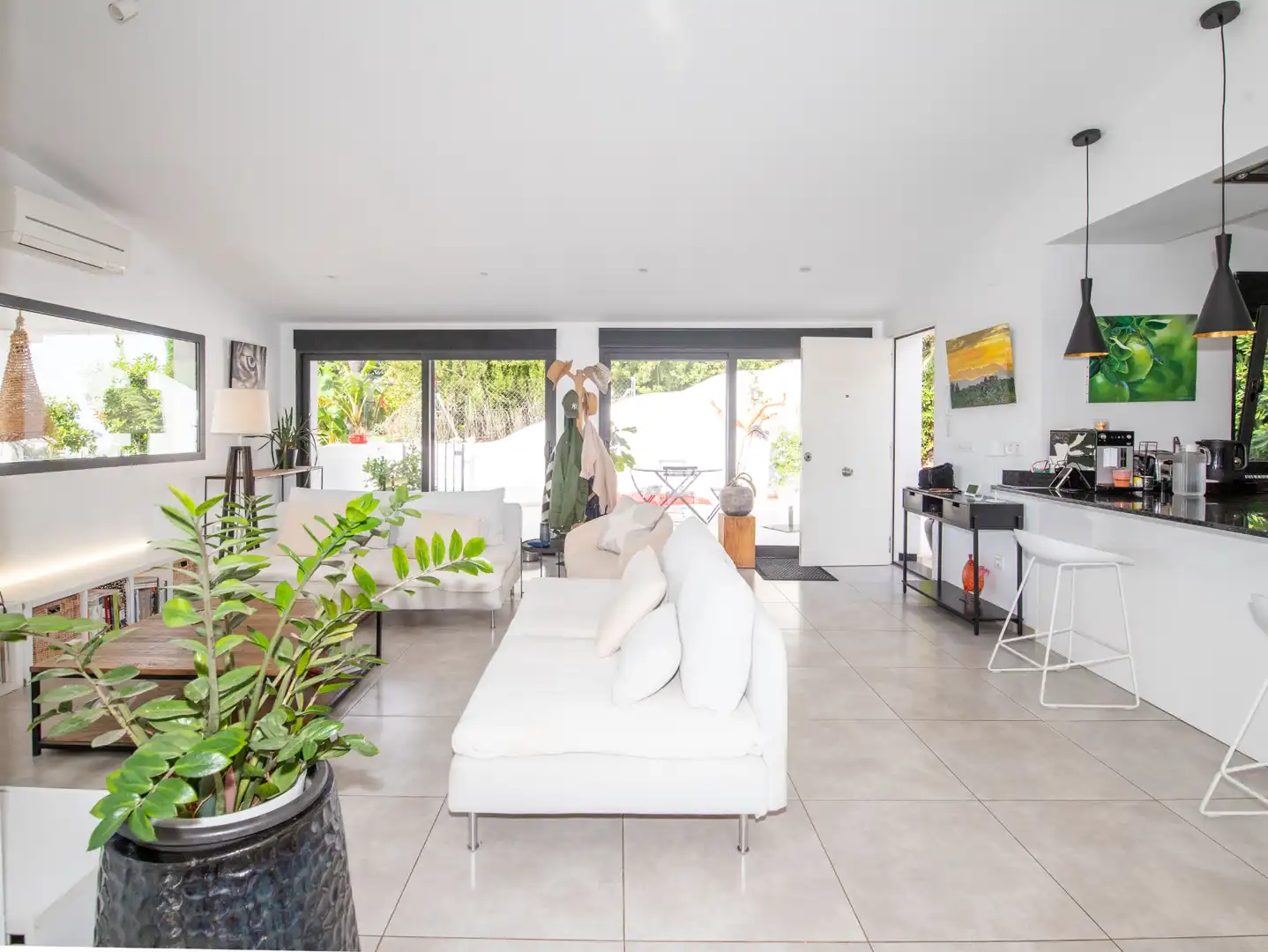 Sala d'estar de Casa o xalet en venda en Dénia amb Aire condicionat, Calefacció i Jardí privat