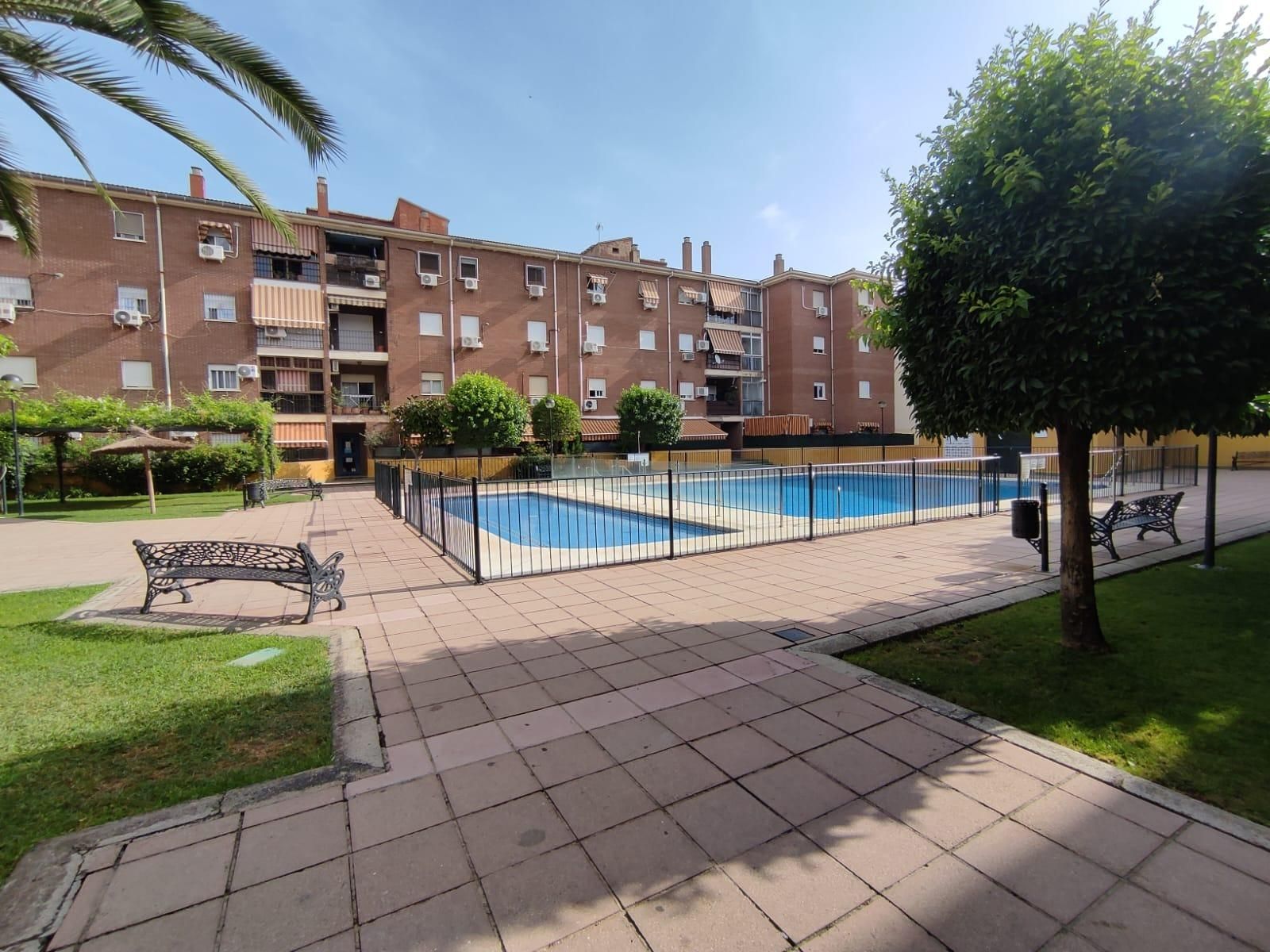 Vista exterior de Pis en venda en  Córdoba Capital amb Aire condicionat, Terrassa i Piscina comunitària