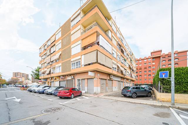 Local comercial en Venta en C/ Virgen de la Fuensanta en Tómbola