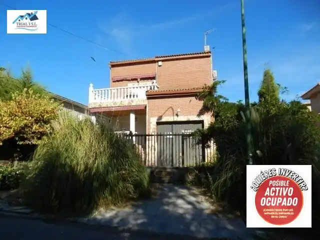 Exterior view of Houses for sale in Casarrubios del Monte  with Community pool