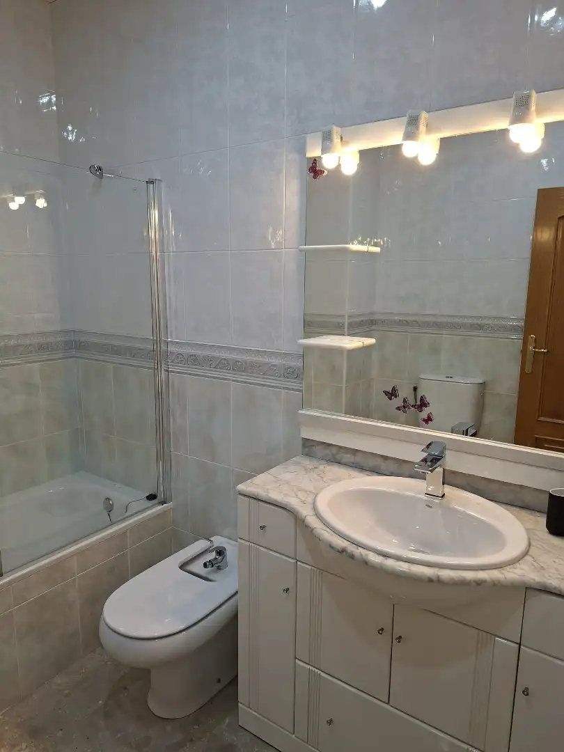 Baño de Piso en venta en Caspe con Aire acondicionado, Calefacción y Amueblado