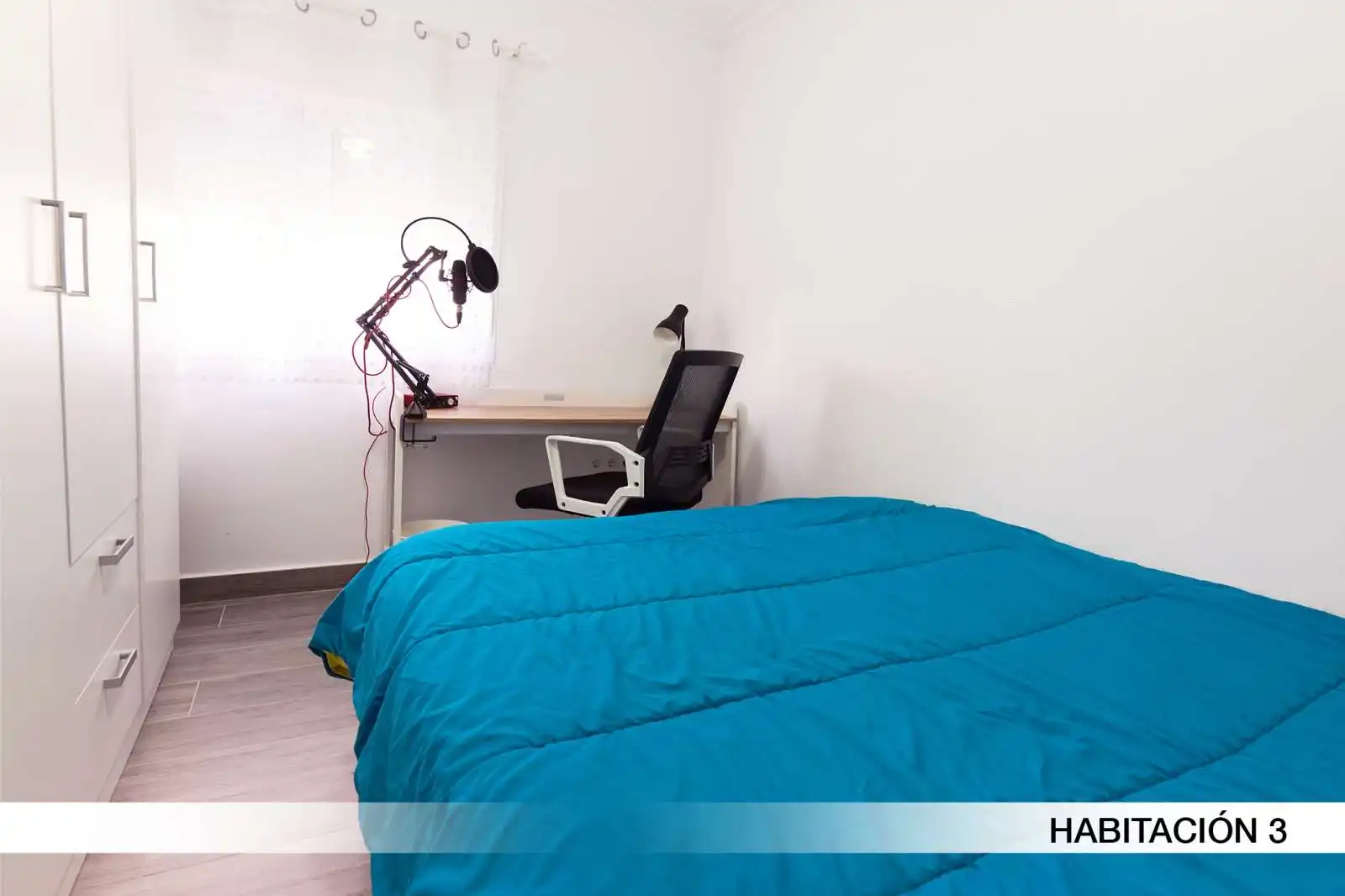 Dormitori de Pis per a compartir en  Sevilla Capital amb Aire condicionat, Terrassa i Moblat