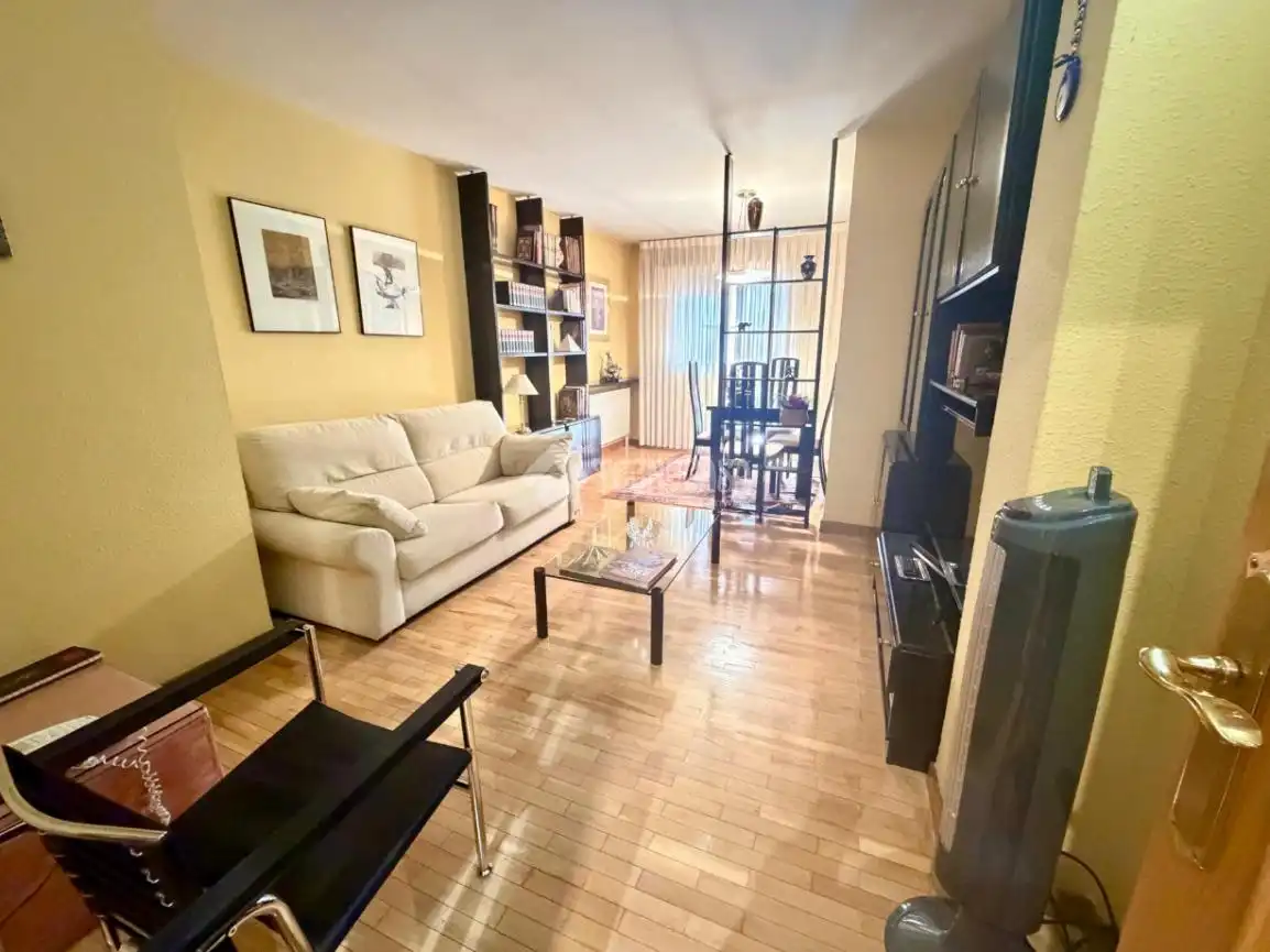 Living room of Flat for sale in León Capital   with Heating, Parquet flooring and Terrace
