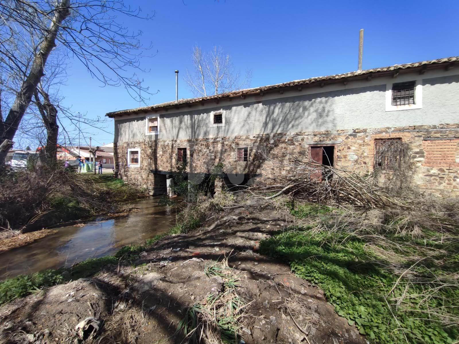 Vista exterior de Casa o xalet en venda en Soto de la Vega amb Calefacció i Terrassa
