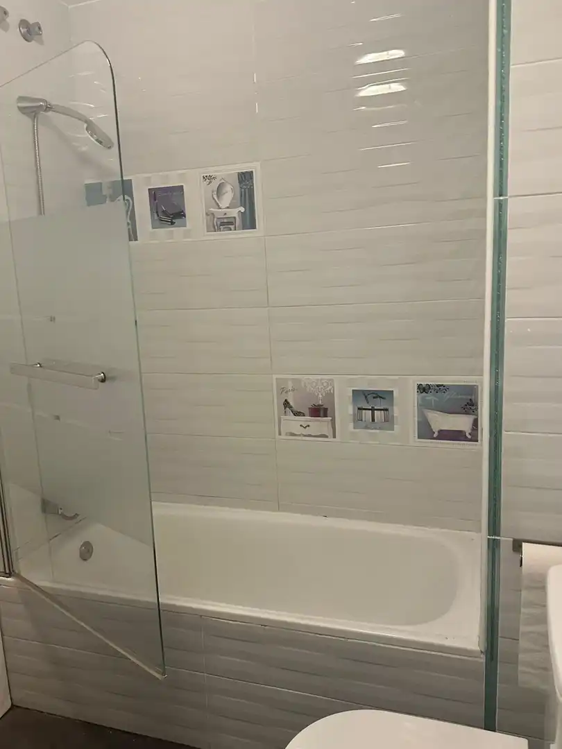Baño de Piso de alquiler en Sevilla con Aire acondicionado y Terraza