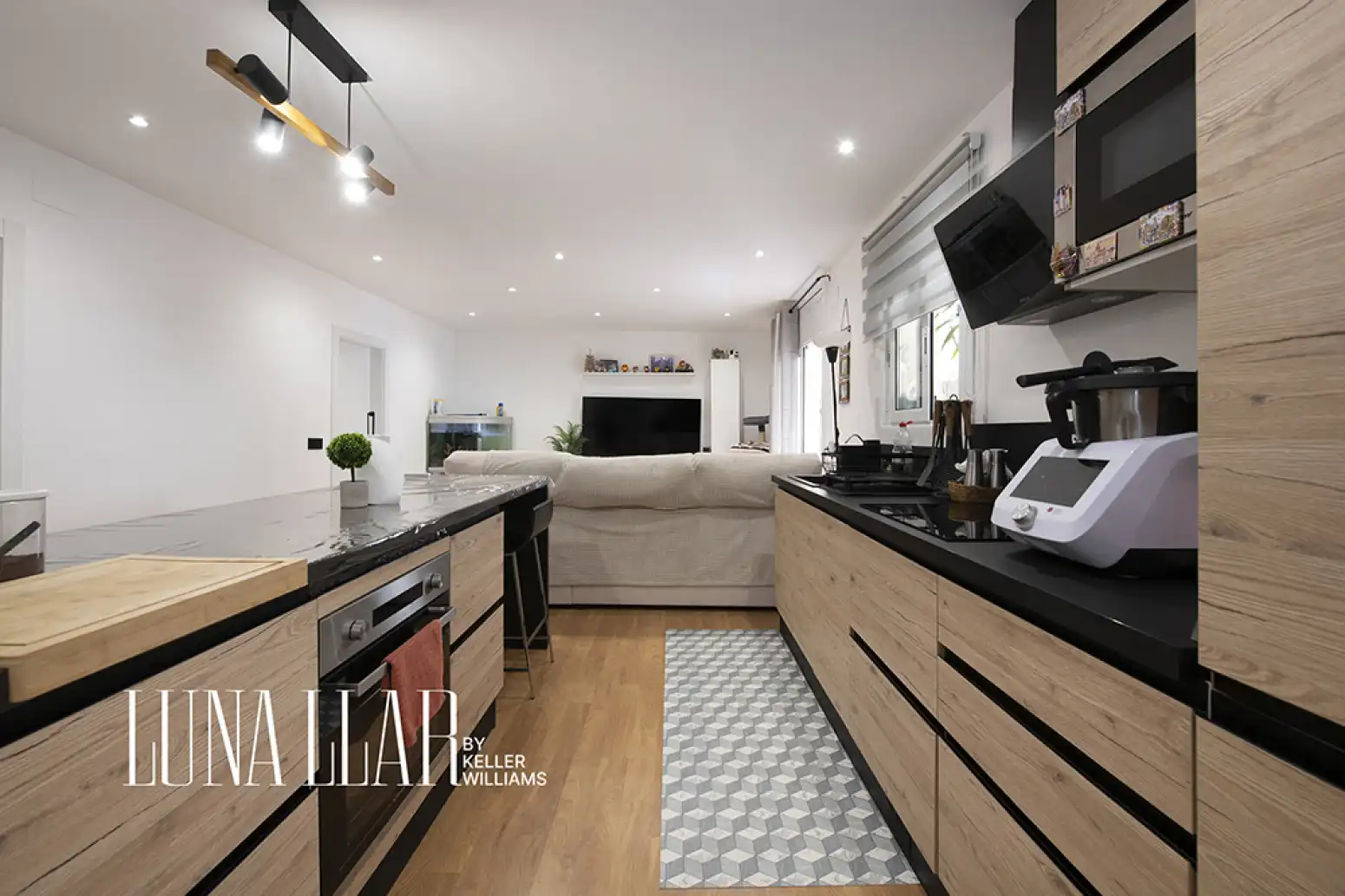 Kitchen of Flat for sale in Castelldefels  with Parquet flooring and Balcony