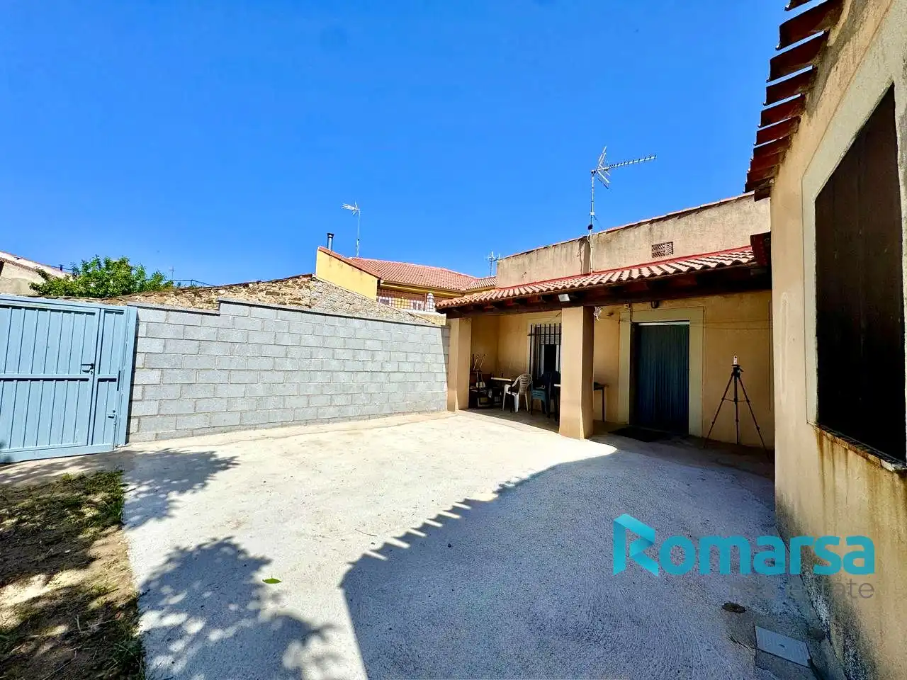 Vista exterior de Casa o xalet en venda en Mingorría amb Calefacció, Jardí privat i Traster
