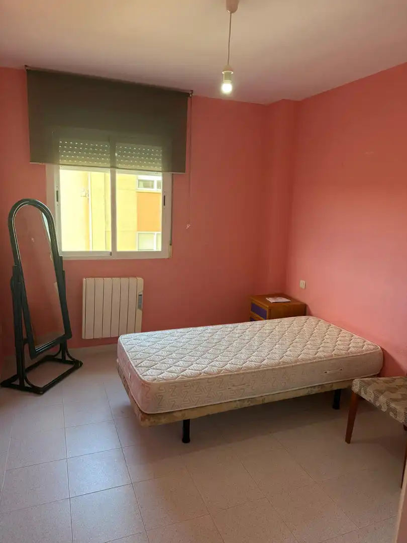 Habitación de Piso en venta en Cáceres con Amueblado y Balcón