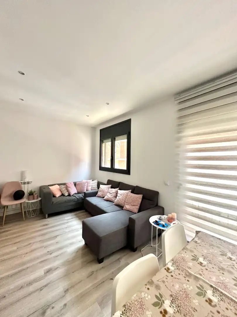 Living room of Detached homes for sale in Santa Coloma de Gramenet  with Air Conditioner, Heating and Parquet flooring