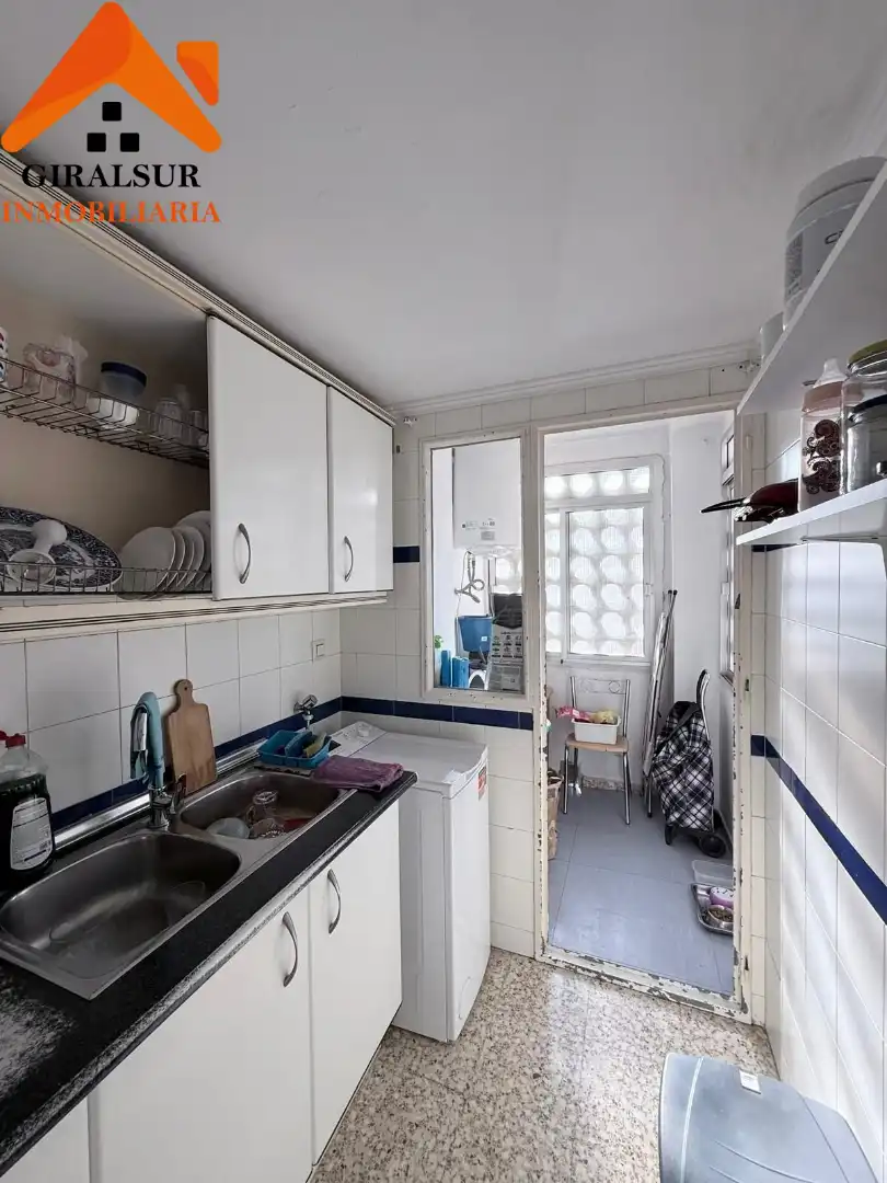 Kitchen of Flat for sale in Sevilla  with Air Conditioner and Terrace