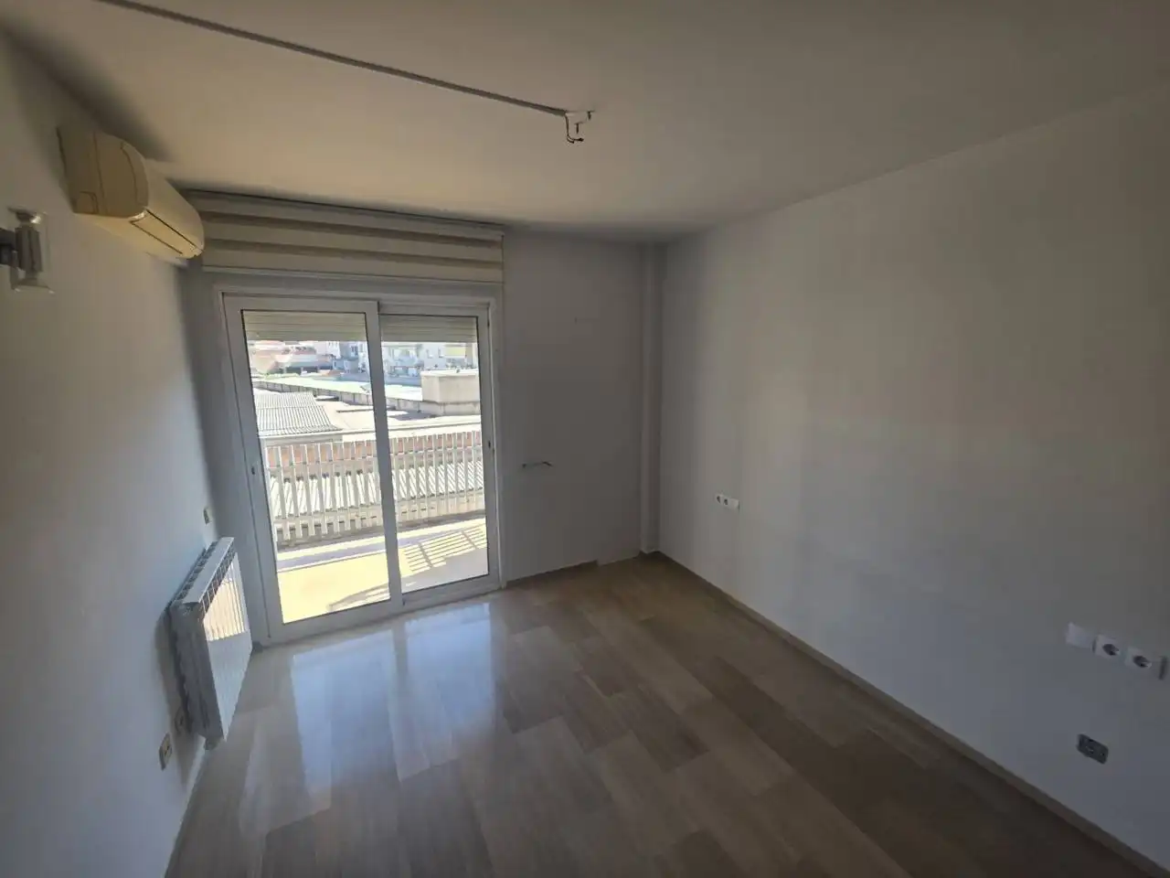 Schlafzimmer von Wohnung zum Verkauf in Manresa mit Klimaanlage, Heizung und Terrasse