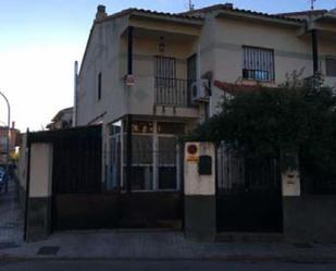 Single-family semi-detached for sale in Hnas Esquinas, Puerta de Murcia - Colegios