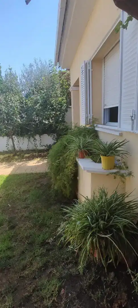 Terrassa de Casa o xalet en venda en Espartinas amb Aire condicionat, Jardí privat i Traster