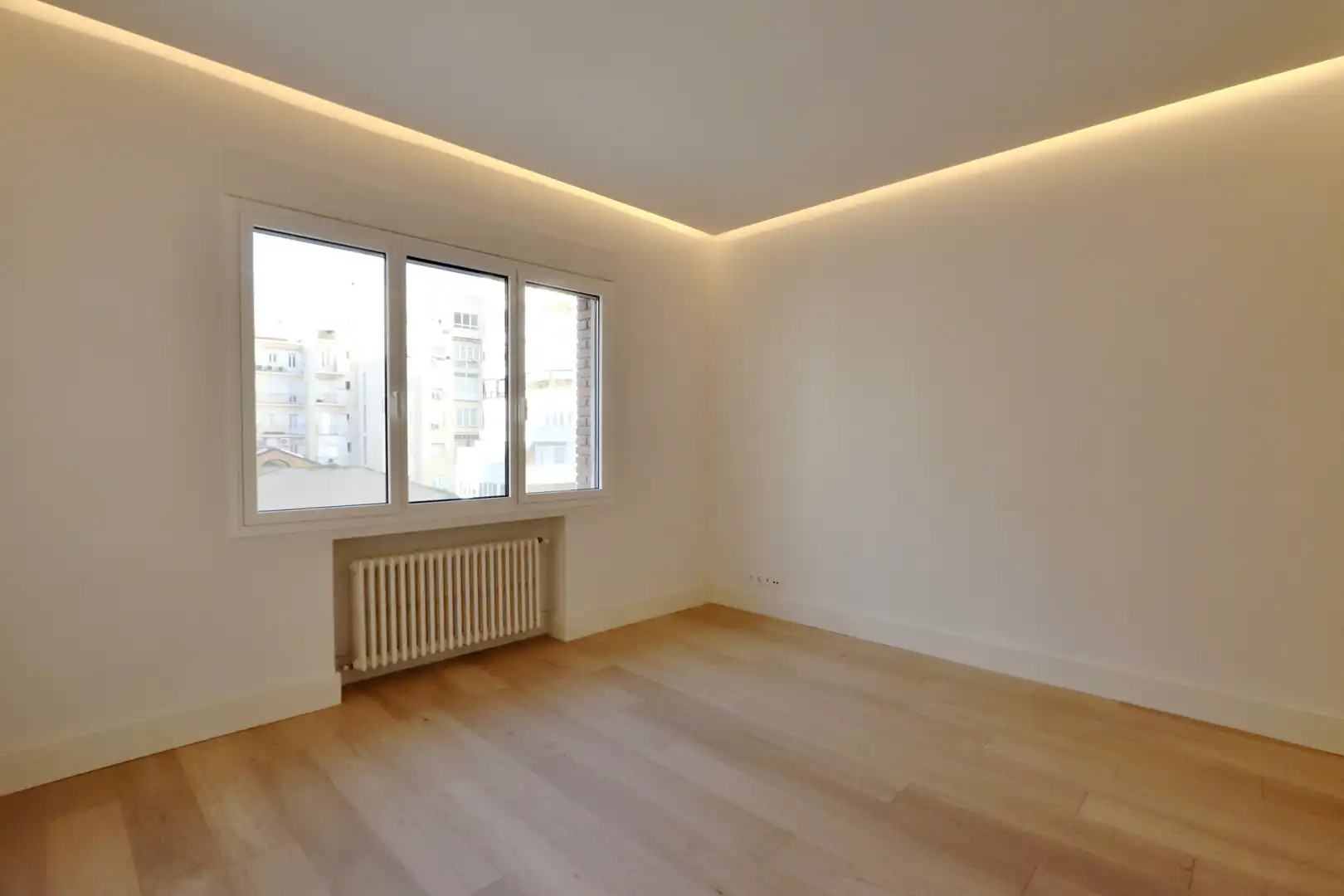 Sala de estar de Piso en venta en Madrid con Aire acondicionado, Calefacción y Parquet
