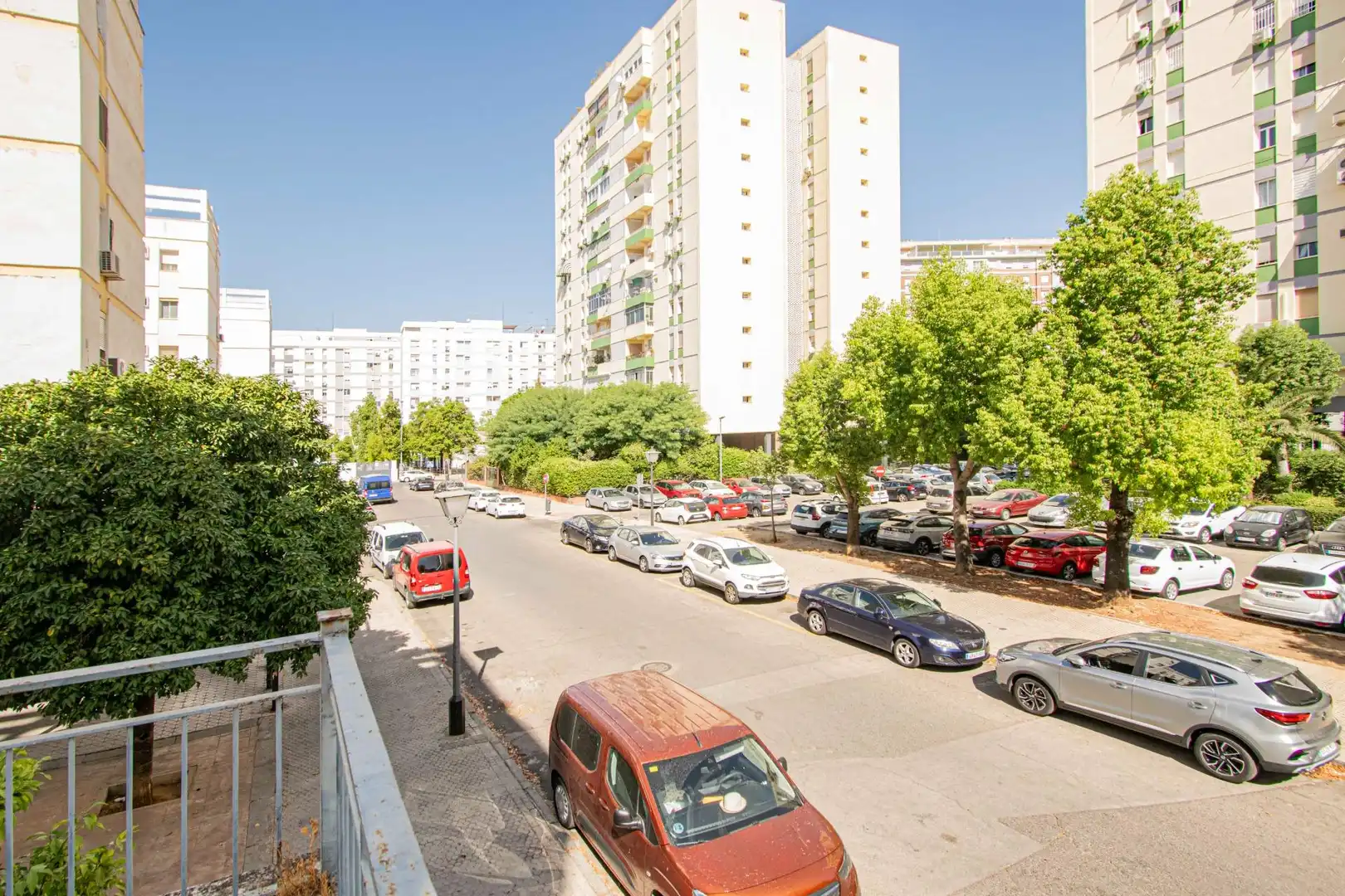 Exterior view of Flat for sale in Sevilla  with Air Conditioner