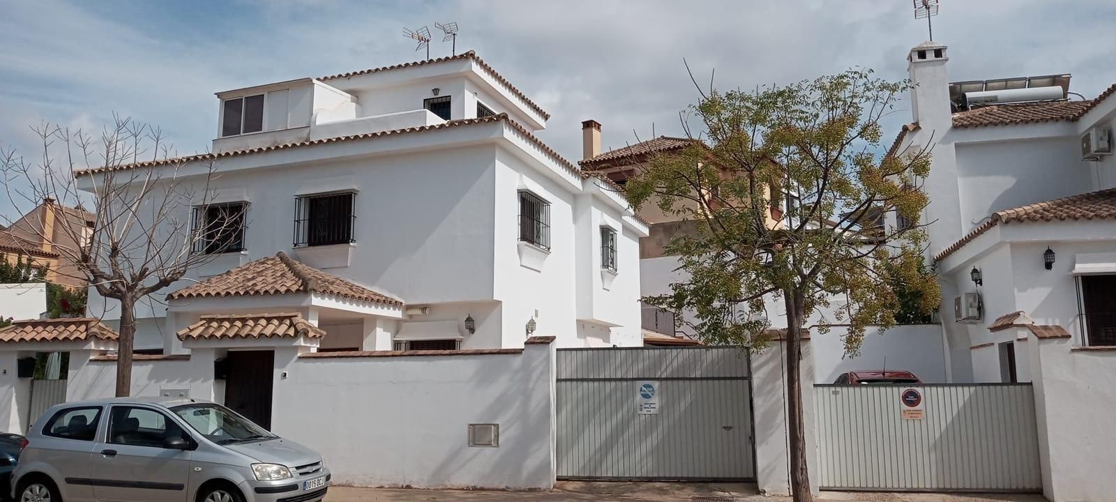 Vista exterior de Casa adosada en venda en Medina-Sidonia amb Terrassa